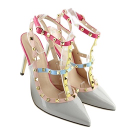 Pumpar på stift med gråa dubbar 1381 1