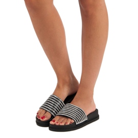 Svarta tofflor med kristaller 1