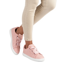 Rosa mode sneakers 1
