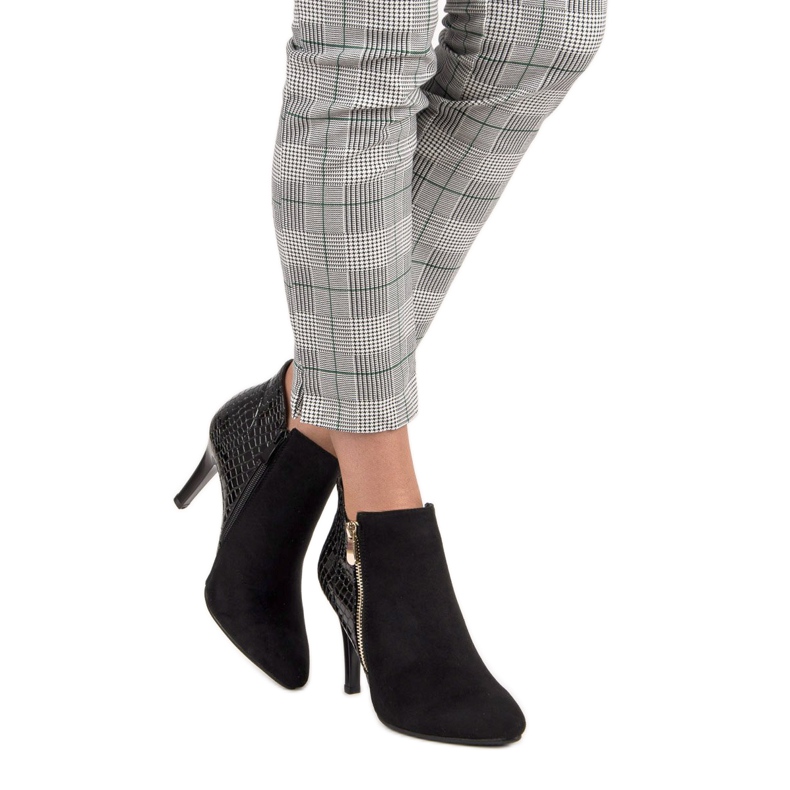 Svarta fotkängor på hög klack 1