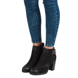 Show It Klassiska stövlar på stolpen svart 1