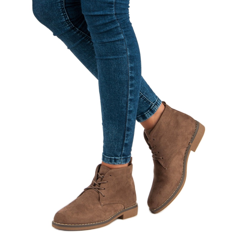 Lågbundna stövlar brun 2