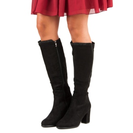 Svarta stövlar i mocka 1