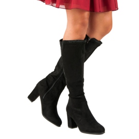 Svarta stövlar i mocka 2