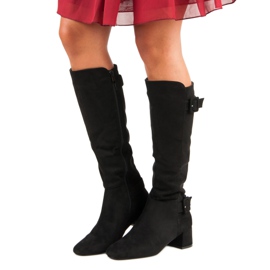 Högklackade stövlar i mocka svart 1