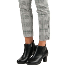 Eleganta stövlar på VINCEZA-stolpen svart 1