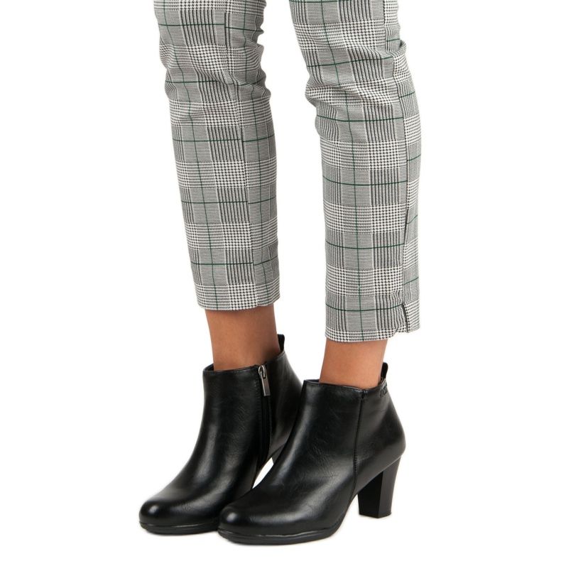 Eleganta stövlar på VINCEZA-stolpen svart 1