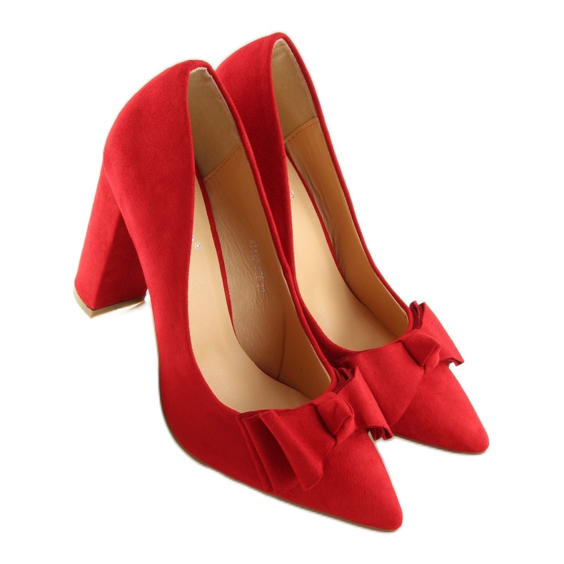 Pumpar på röd stolpe SY42 Röd 1