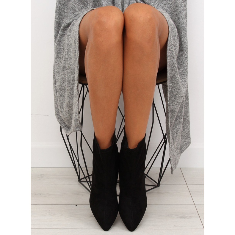 Svart F183 Svarta stövlar på stift 1