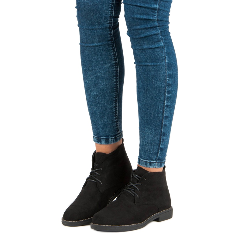 Lågknutna stövlar svart 2