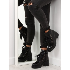 Svarta stövlar med höga sulor 0-183 1