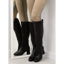 Svartklackade stövlar A-11 svart 1