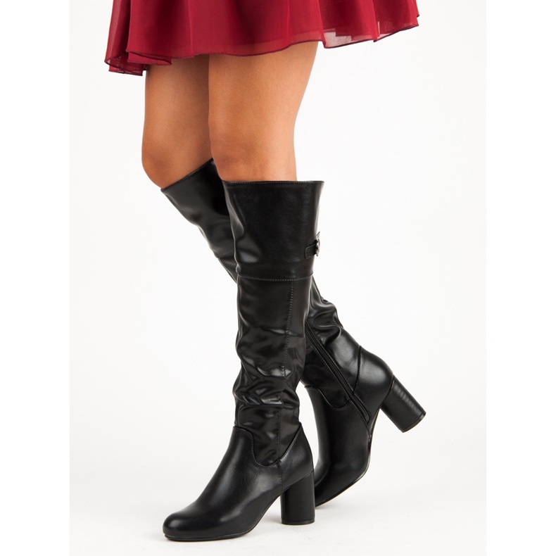 Svarta högklackade stövlar 2