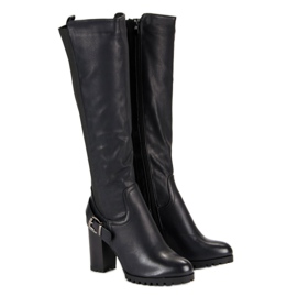 Matchande stövlar på stolpen svart 1