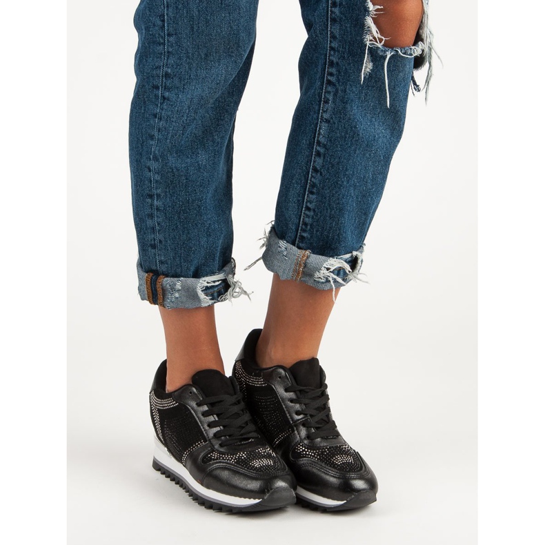 Snygga svarta sneakers 2