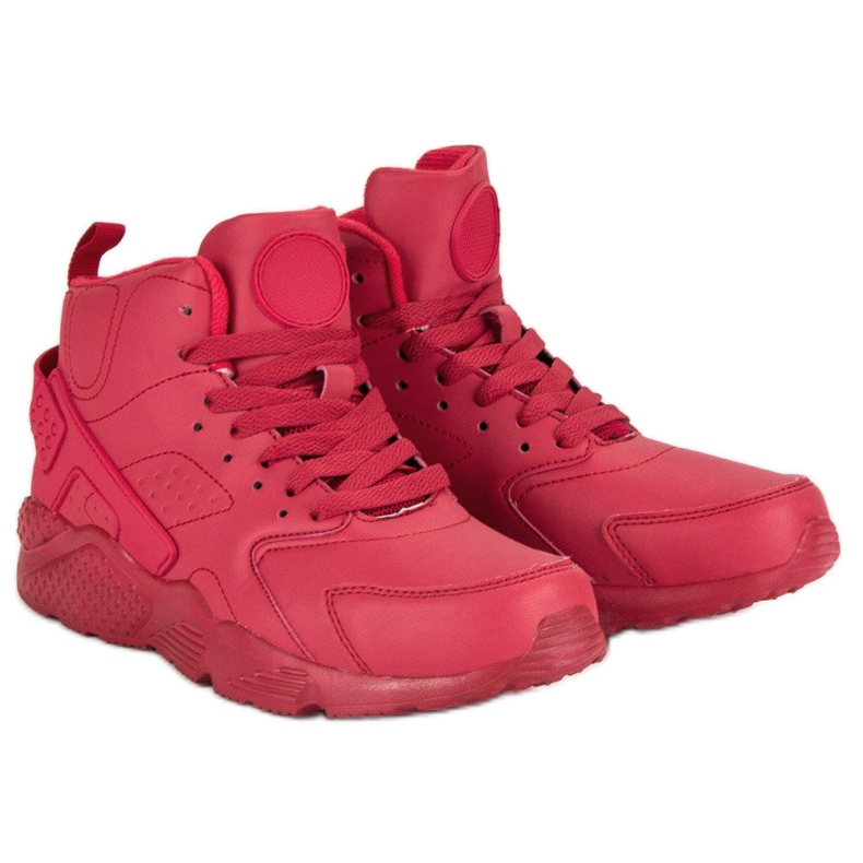 Röda skor ovanför fotleden 1