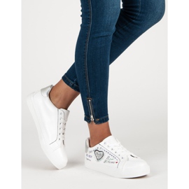 Vita sneakers med tryck grå 2