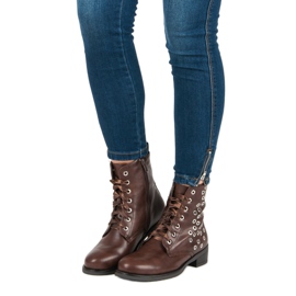 Bundna bruna arbetare 2