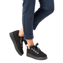 Svarta sneakers i mocka 2