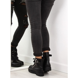 Svarta stövlar och ett band svart FC-H125 Svart 1