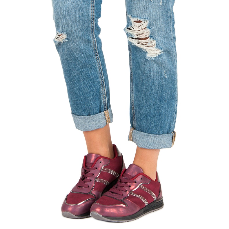 VICES vinröda sneakers 1