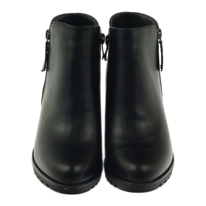 M.Daszyński Stövlar på stolpen svart 1708 3