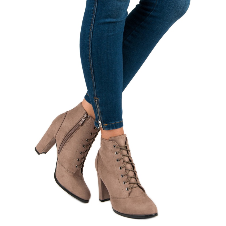 Juliet Knutna stövlar på stolpen brun 2