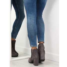 Högklackade stövlar med krage m269p Grå 1