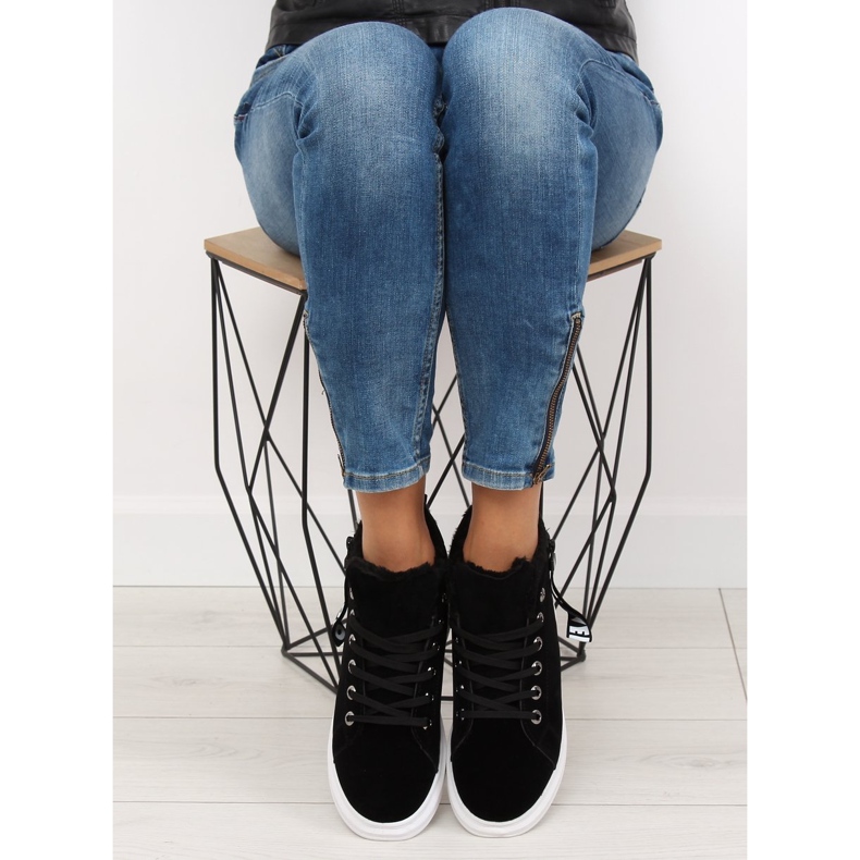 Svarta isolerade sneakers 2018-67 svart 2