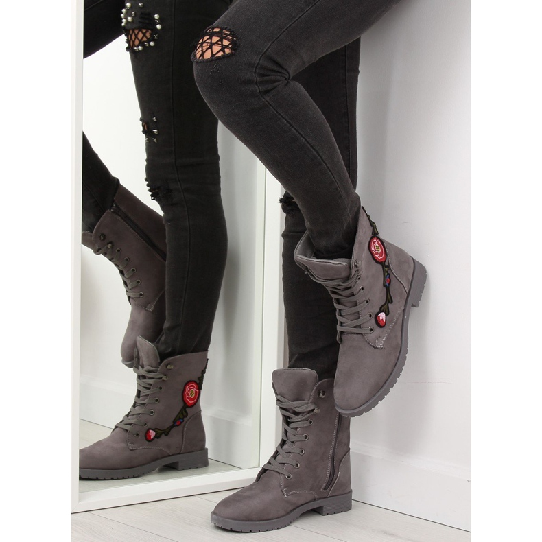 Arbetare med grå AB-9 grå broderi 1