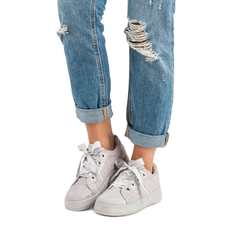 Ljusgrå mocka sneakers 1