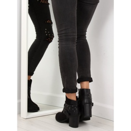 Stövlar på en stabil häl svart G-36 Svart 2