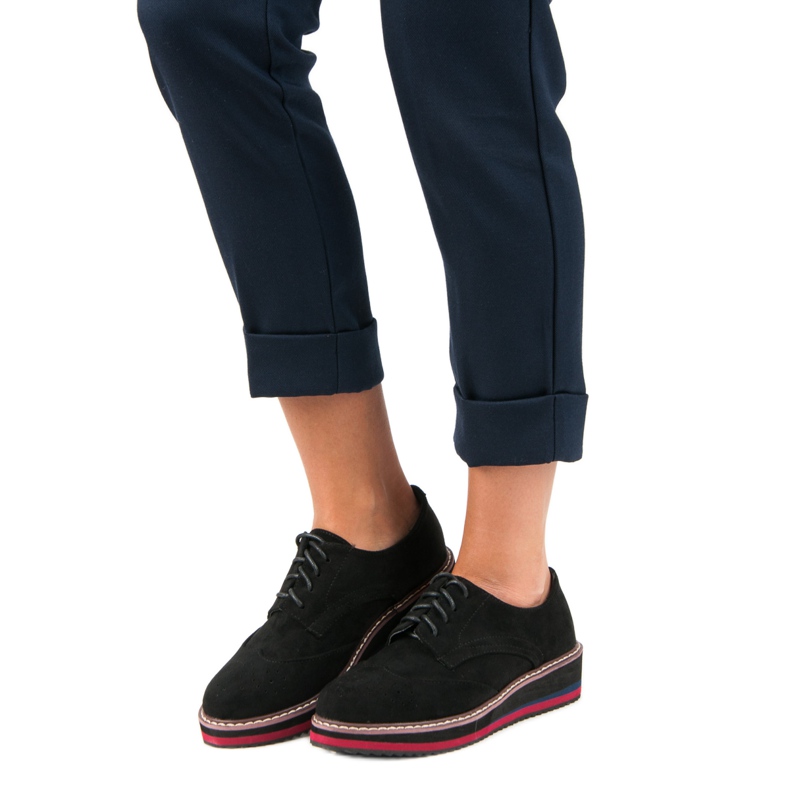 Mockaskor laster svart 1