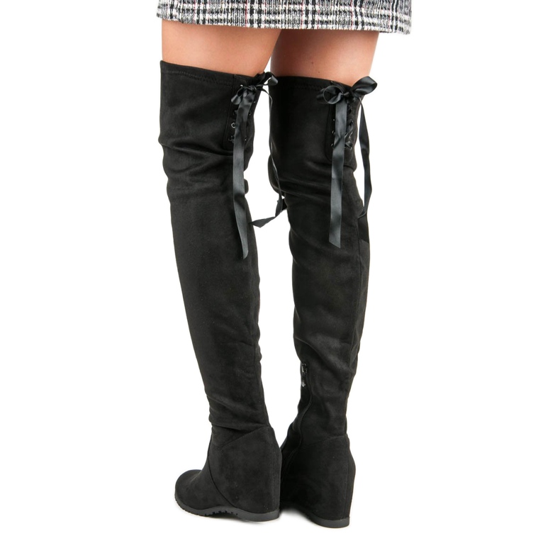 Bestelle Svarta lårstövlar på kil 2