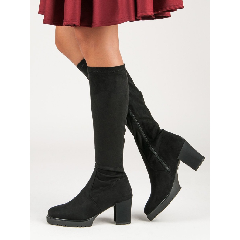 Svarta stövlar i mocka 1