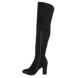 R'S Svarta mockamusketer 1