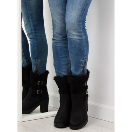 Svarta halvstövlar höga klackar T119 Svart 1