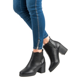 Bekväma höga klackar svart 1