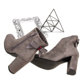 Ideal Shoes Snygga grå stövlar 1