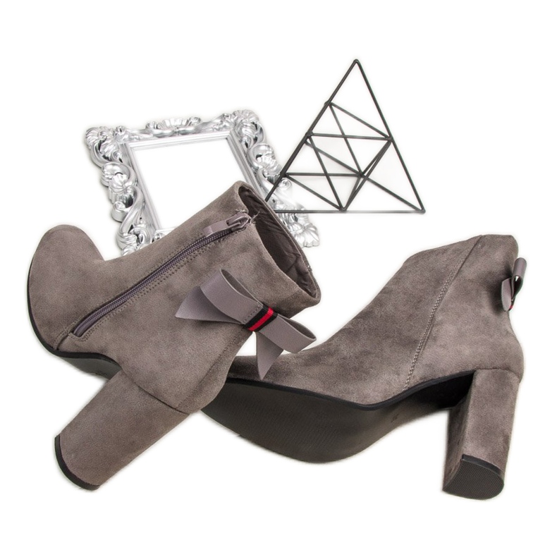 Ideal Shoes Snygga grå stövlar 1