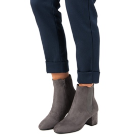 Top Shoes Högklackade stövlar i mocka grå 1