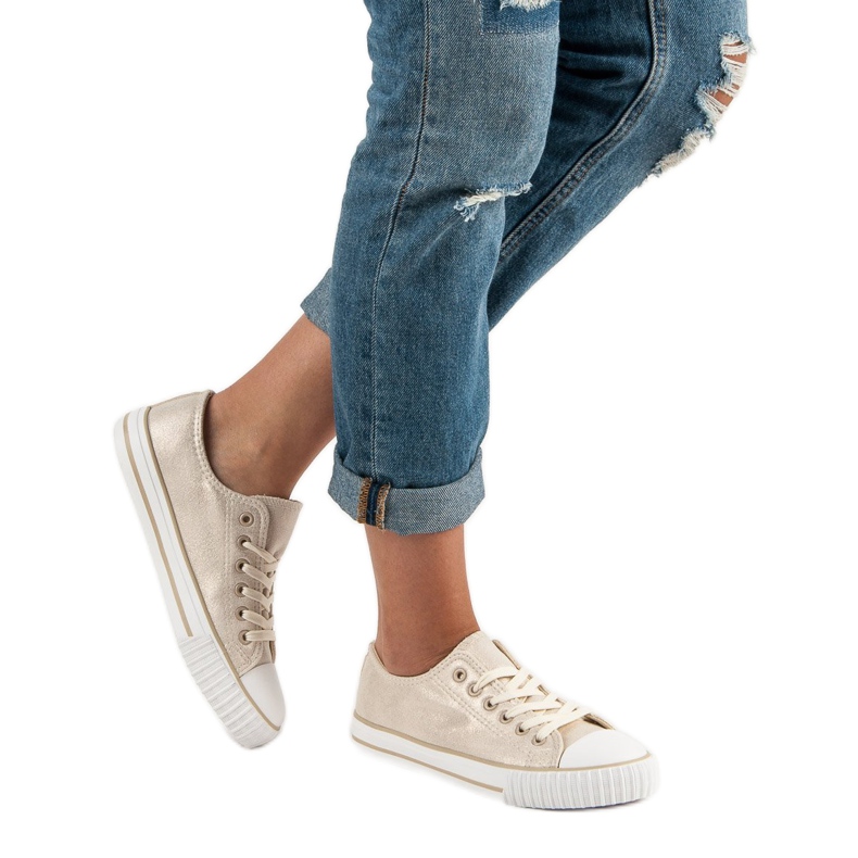 Gyllene sneakers 1