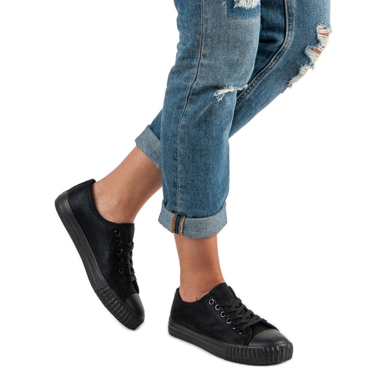 Svarta sneakers 1