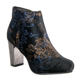 Eleganta stövlar på stolpen mångfärgad 2