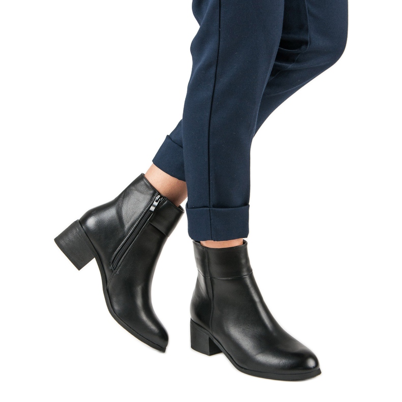 Small Swan Klassiska högklackade stövlar svart 1