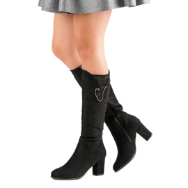 Högklackade stövlar i mocka svart 2