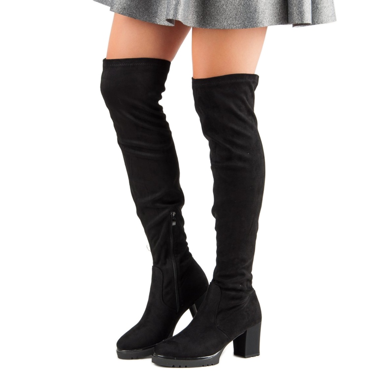 Plattformstövlar i mocka svart 1