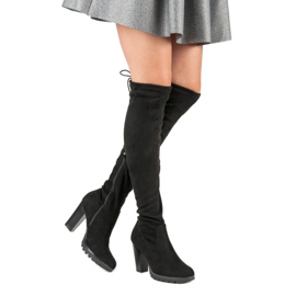 Cm Paris Mockaskinnmusketer på en pelare svart 1