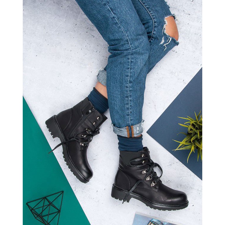 Janessa Svarta snörarbetare 1