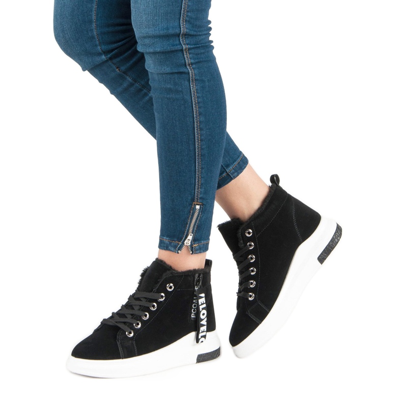 Varma svarta sneakers 1